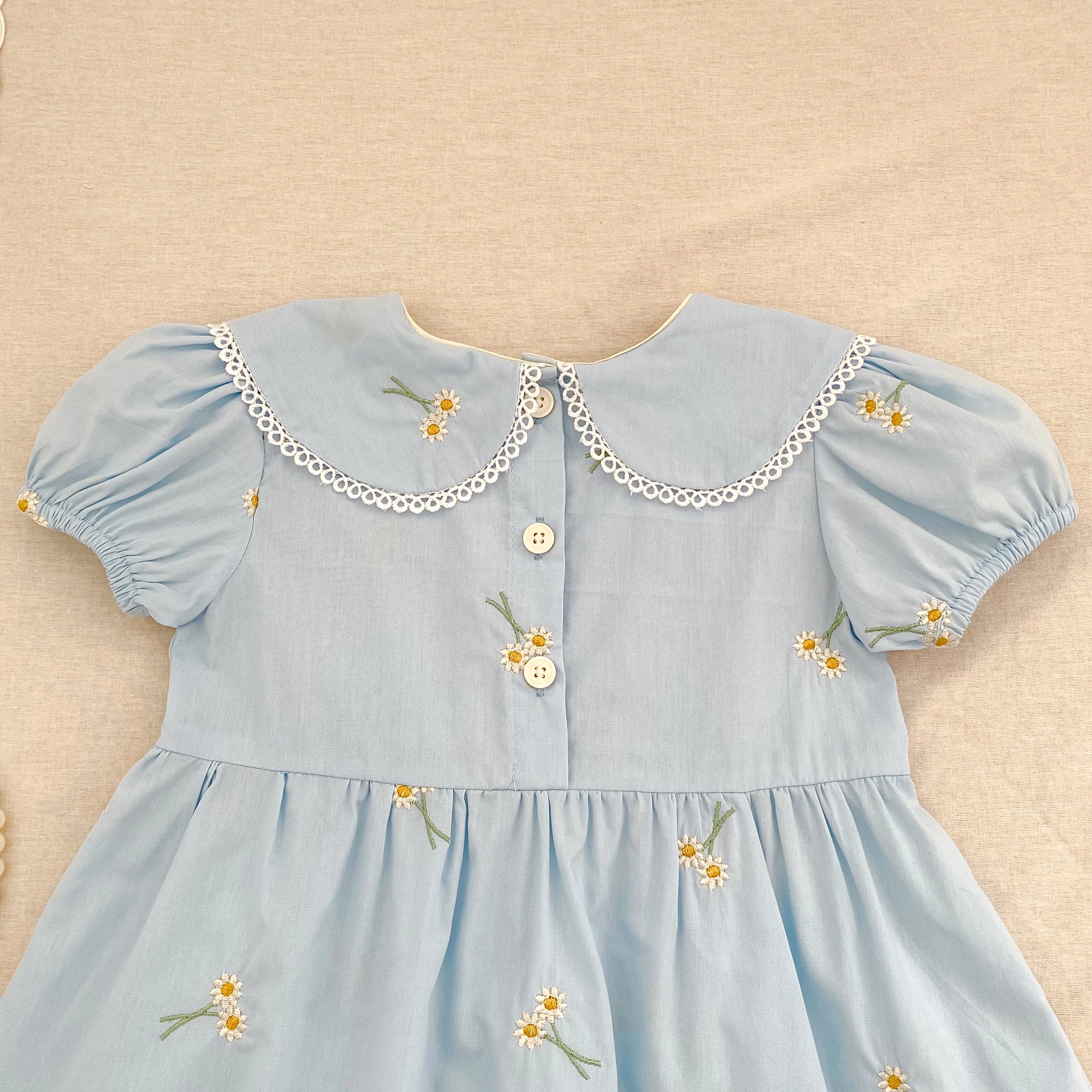 Summer New Little Girls Toddler Princess Dresses 1-6Yrs Girls Fashion Embroidered Flower Dress Kids Flying Sleeves Party Clothes