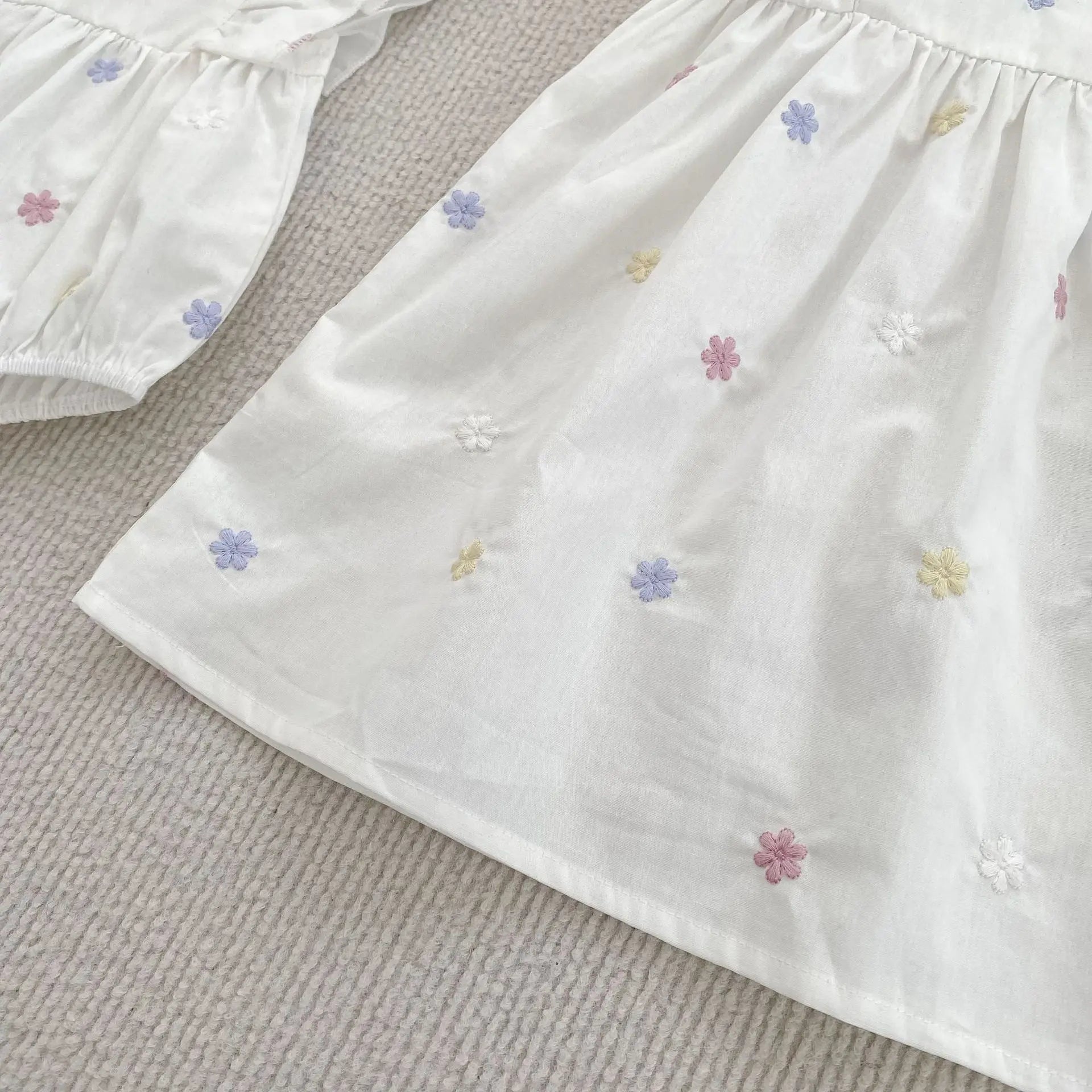 Summer New Little Girls Toddler Princess Dresses 1-6Yrs Girls Fashion Embroidered Flower Dress Kids Flying Sleeves Party Clothes