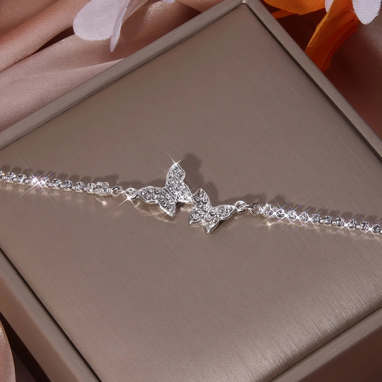 1pc Synthetic Sparkling Synthetic Zirconia Butterfly Double Adjustable Chain Bracelet - Elegant Luxury Women's Jewelry for Party, Vacation, Valentine's Day Gift for Girlfriend, Butterfly Jewelry