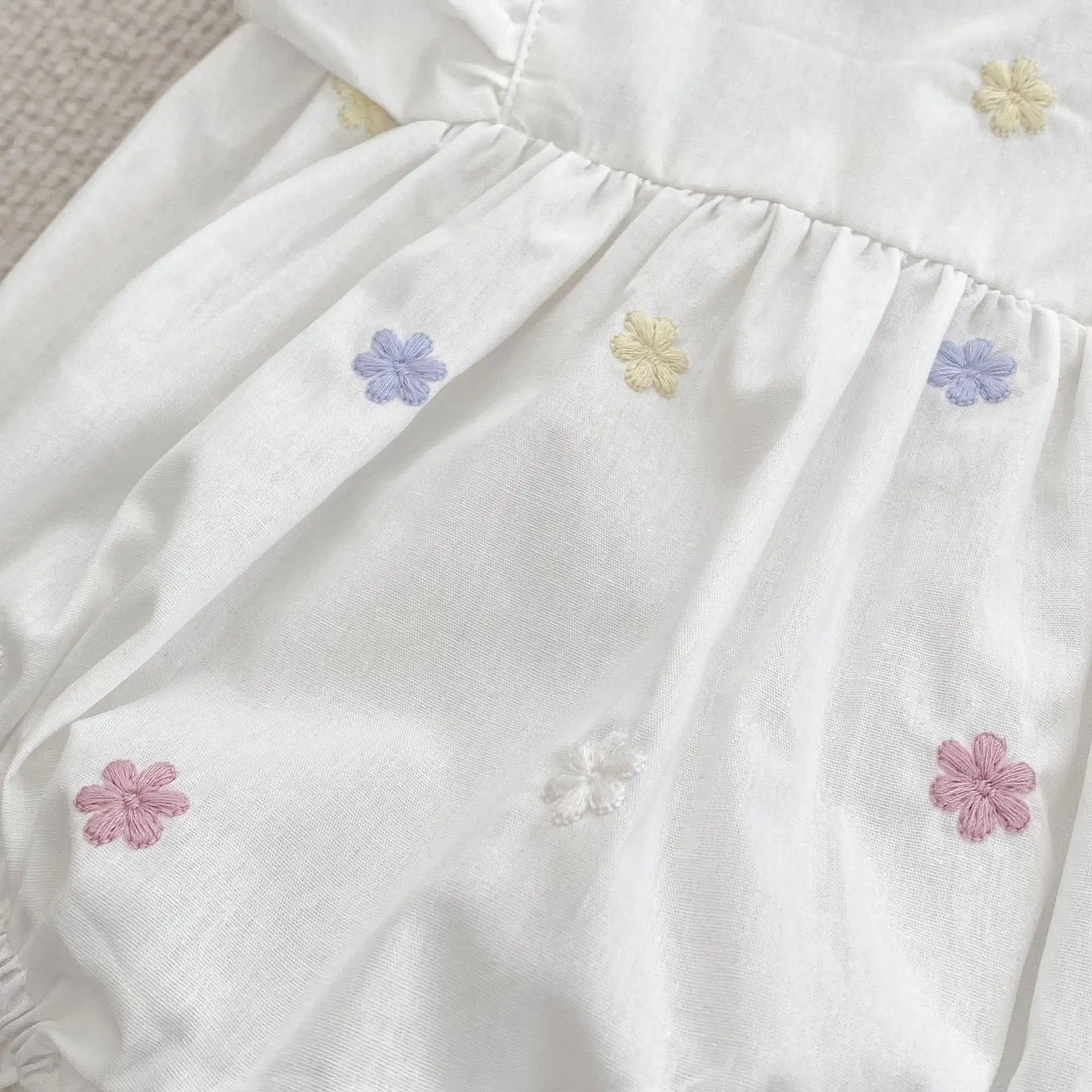 Summer New Little Girls Toddler Princess Dresses 1-6Yrs Girls Fashion Embroidered Flower Dress Kids Flying Sleeves Party Clothes