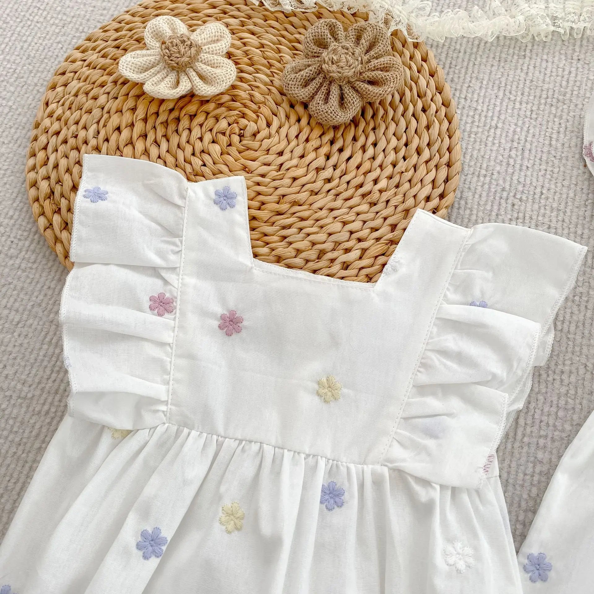 Summer New Little Girls Toddler Princess Dresses 1-6Yrs Girls Fashion Embroidered Flower Dress Kids Flying Sleeves Party Clothes