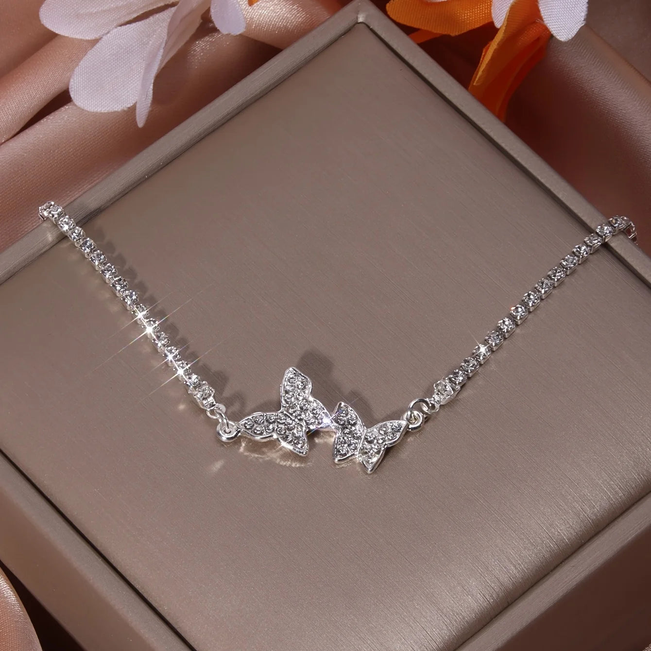 1pc Synthetic Sparkling Synthetic Zirconia Butterfly Double Adjustable Chain Bracelet - Elegant Luxury Women's Jewelry for Party, Vacation, Valentine's Day Gift for Girlfriend, Butterfly Jewelry