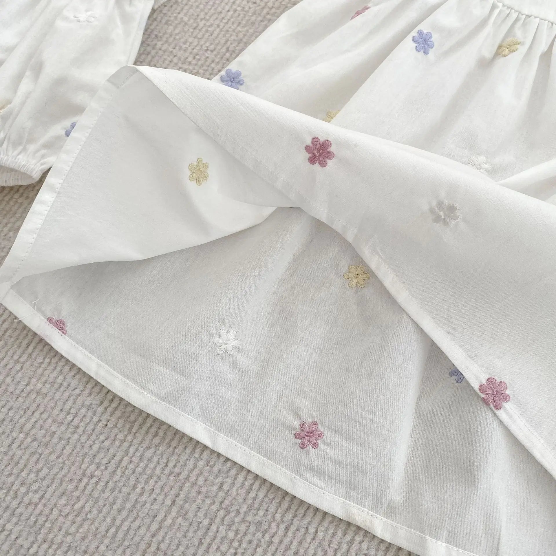 Summer New Little Girls Toddler Princess Dresses 1-6Yrs Girls Fashion Embroidered Flower Dress Kids Flying Sleeves Party Clothes