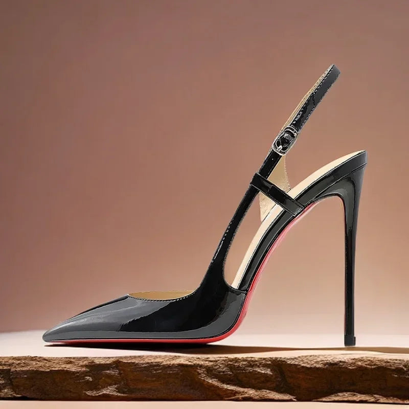 New silver patent leather flat buckle sandals with pointed edges and slim heels, stylish and stylish, worn in the backless style