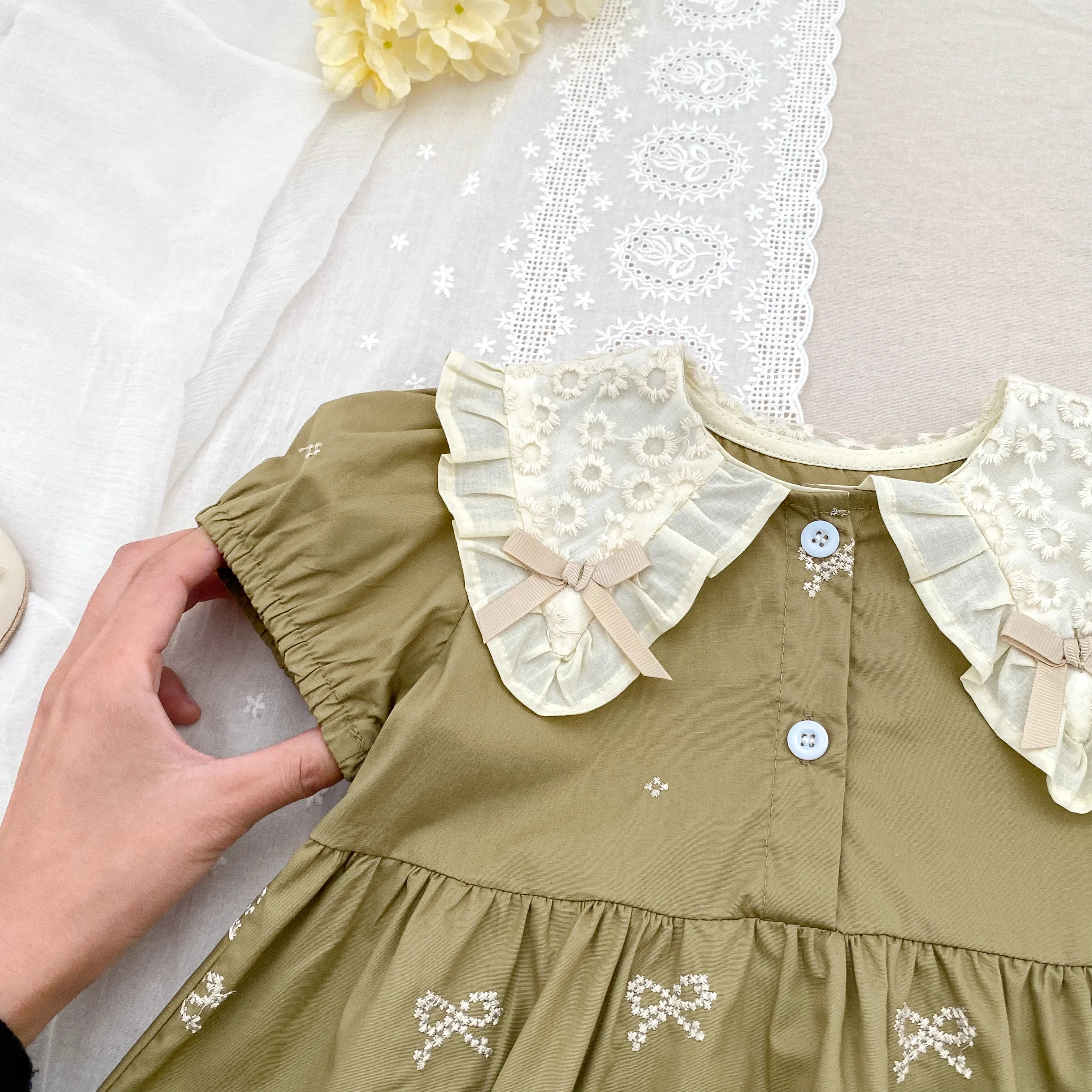 Summer New Little Girls Toddler Princess Dresses 1-6Yrs Girls Fashion Embroidered Flower Dress Kids Flying Sleeves Party Clothes