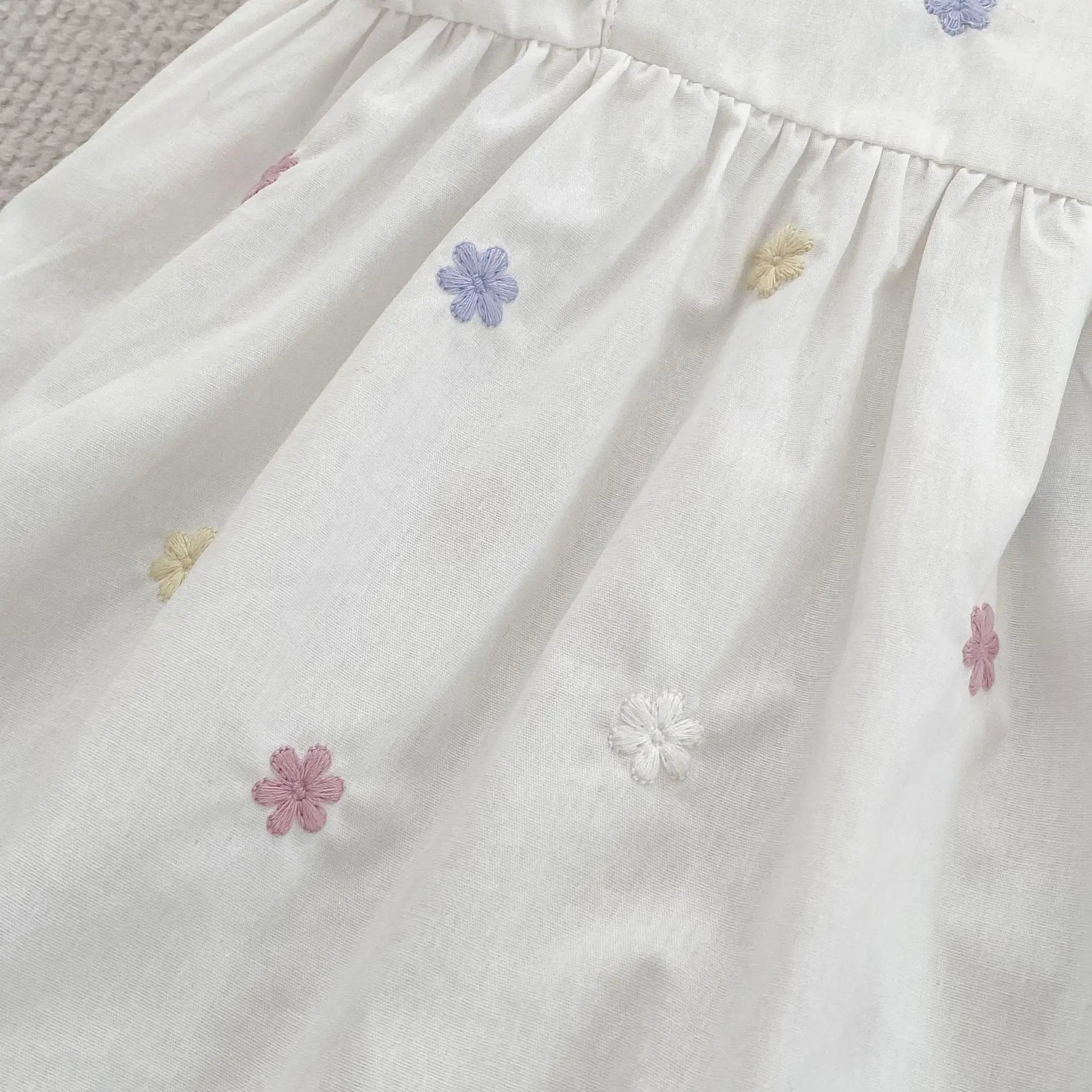 Summer New Little Girls Toddler Princess Dresses 1-6Yrs Girls Fashion Embroidered Flower Dress Kids Flying Sleeves Party Clothes