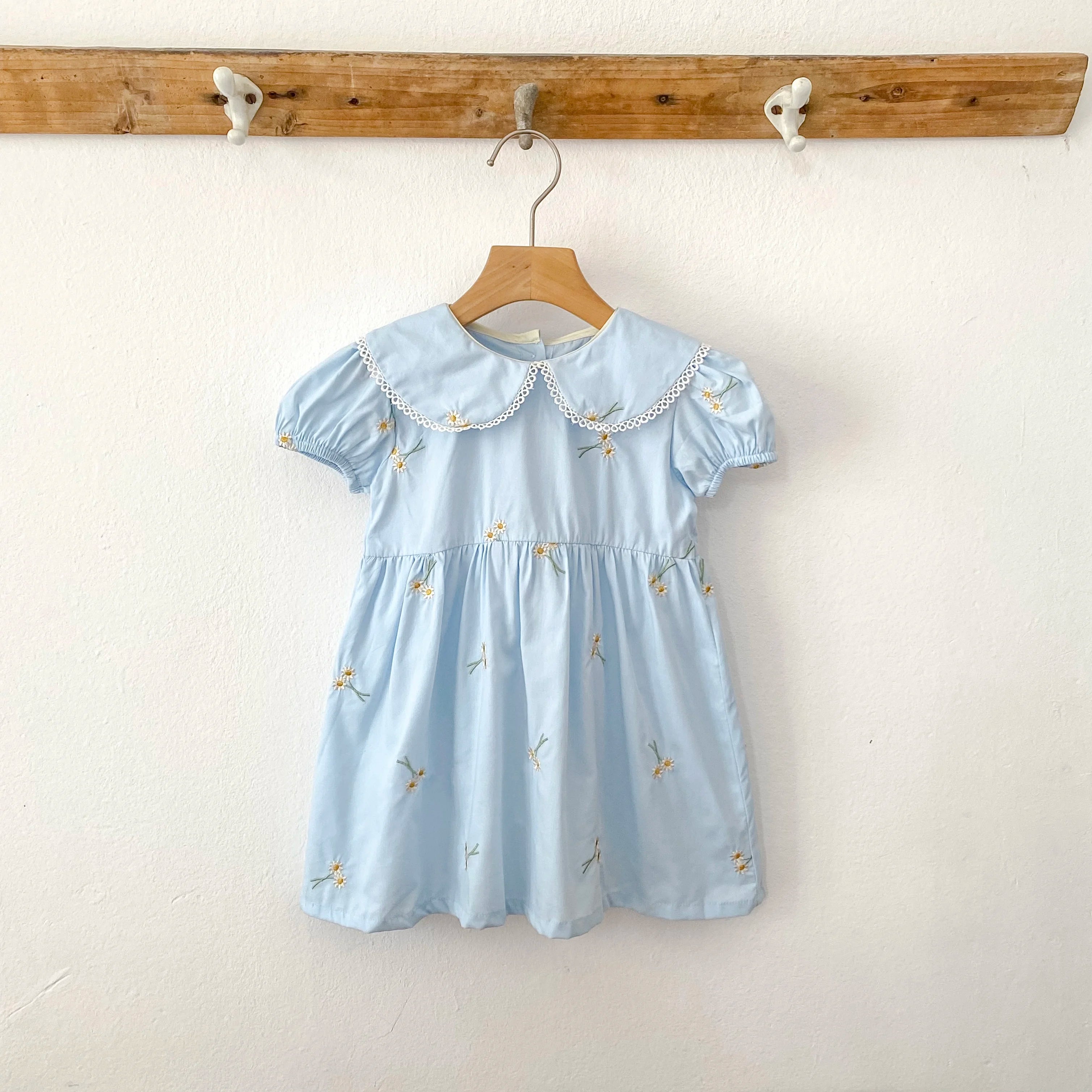 Summer New Little Girls Toddler Princess Dresses 1-6Yrs Girls Fashion Embroidered Flower Dress Kids Flying Sleeves Party Clothes